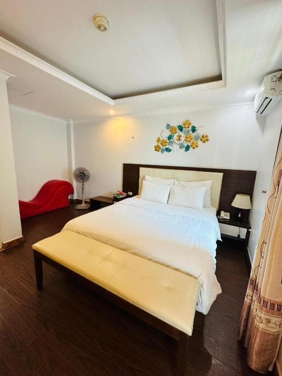 Hoang Gia - Ng45 Tran Thai Tong Hn - By Bay Luxury *